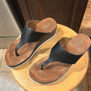 Women’s sandals